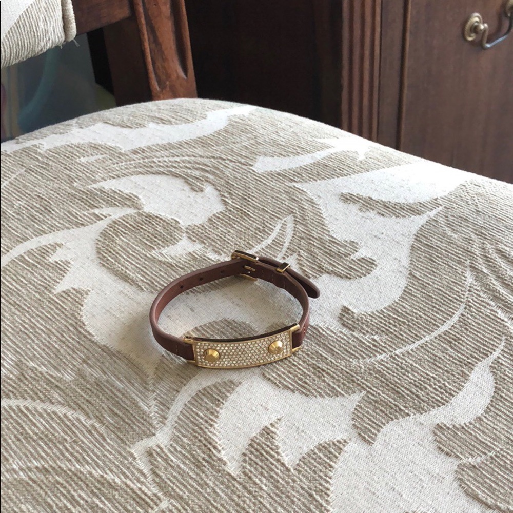 Beautifully delicate bracelet from Michael Kors